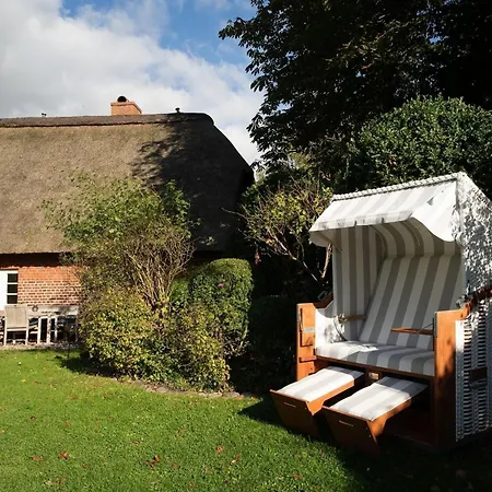 Holiday home Reetdachkate *